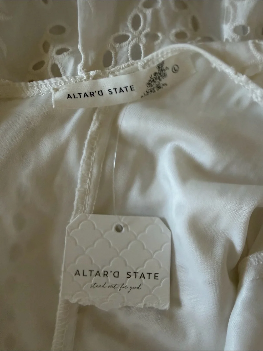 Altar’d State Eyelet Lace Sleeveless White Button Romper Womens Large